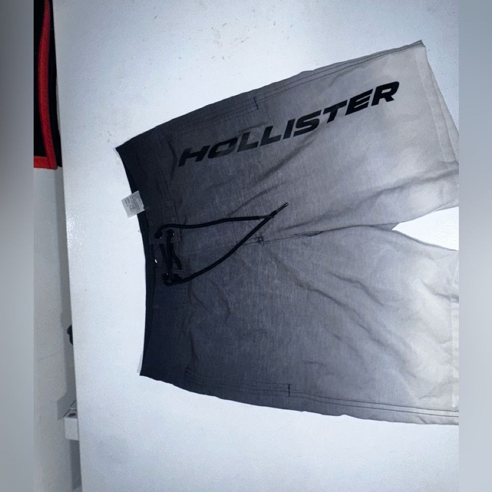 Hollister men’s board shorts size 28